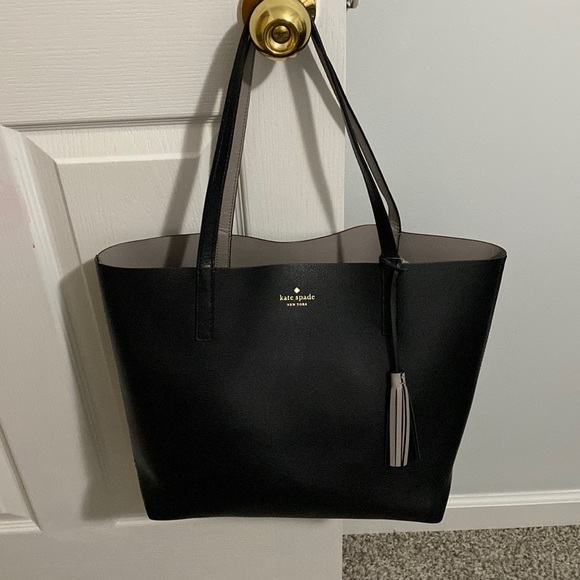 kate spade Handbags - Kate Spade Reversible Tote Bag